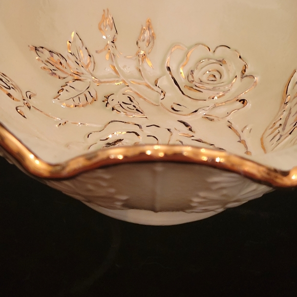 Raised Rose Design Gold Trim Pottery Bowl. - Picture 6 of 6